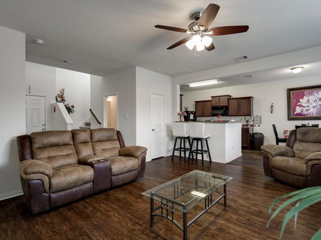 952 Lake View Circle W, Brookshire, TX 77423