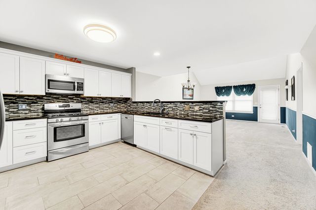 1257 Oakleaf Court, Aurora, IL 60506