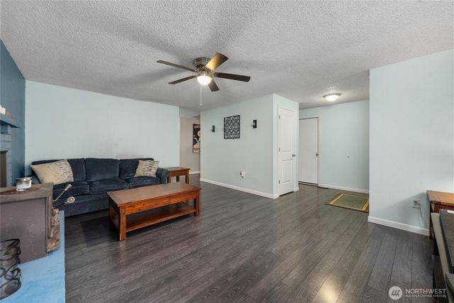 12617 125th Avenue Ct E, Puyallup, WA 98374