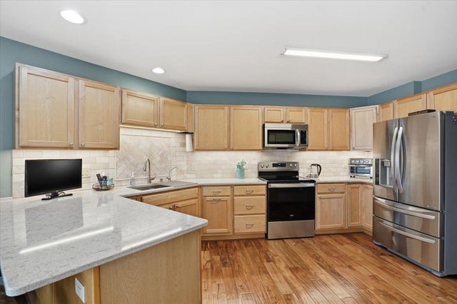 375 Alpine Parkway, Oregon, WI 53575