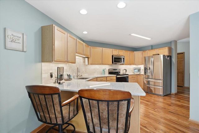 375 Alpine Parkway, Oregon, WI 53575