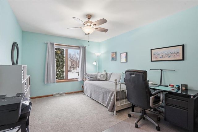 375 Alpine Parkway, Oregon, WI 53575