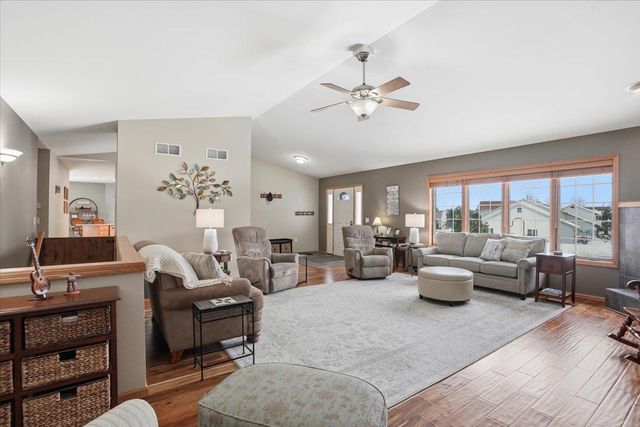 375 Alpine Parkway, Oregon, WI 53575