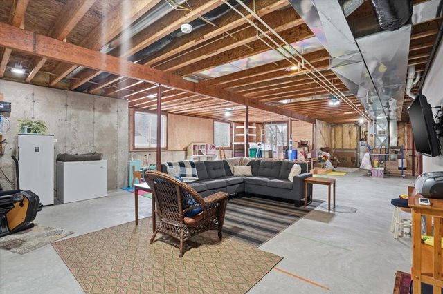 375 Alpine Parkway, Oregon, WI 53575