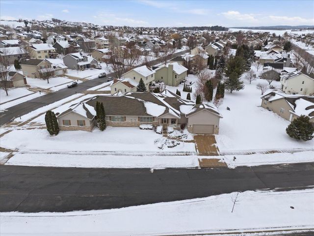 375 Alpine Parkway, Oregon, WI 53575