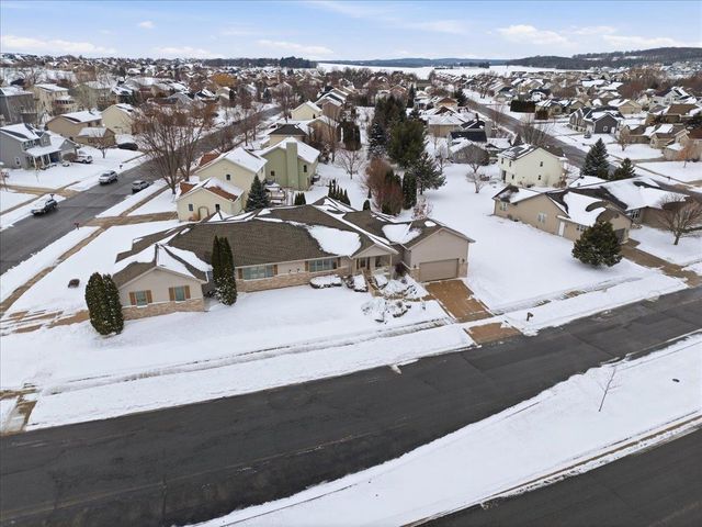 375 Alpine Parkway, Oregon, WI 53575