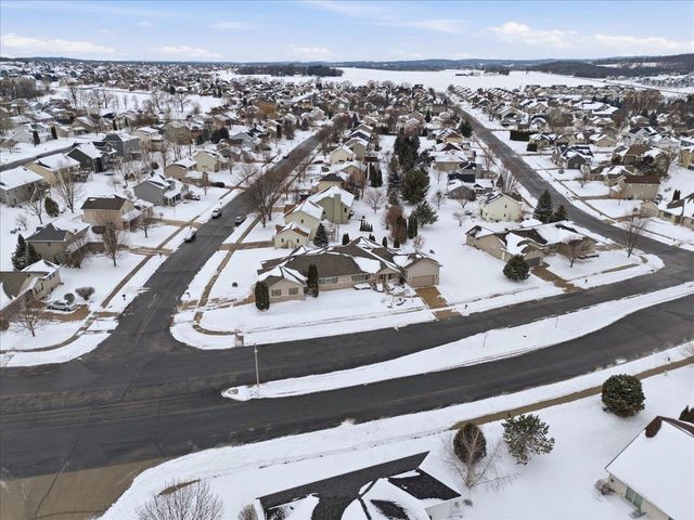 375 Alpine Parkway, Oregon, WI 53575