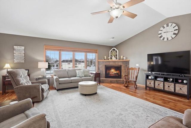 375 Alpine Parkway, Oregon, WI 53575