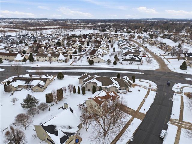 375 Alpine Parkway, Oregon, WI 53575