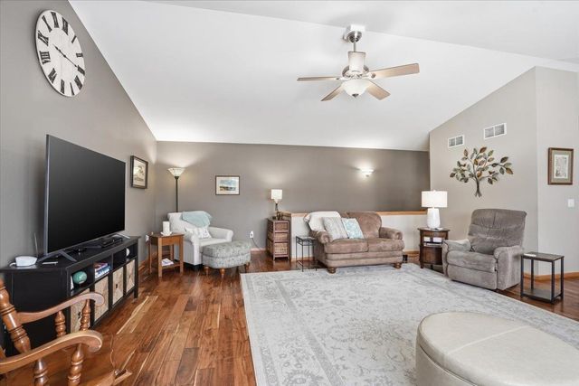 375 Alpine Parkway, Oregon, WI 53575