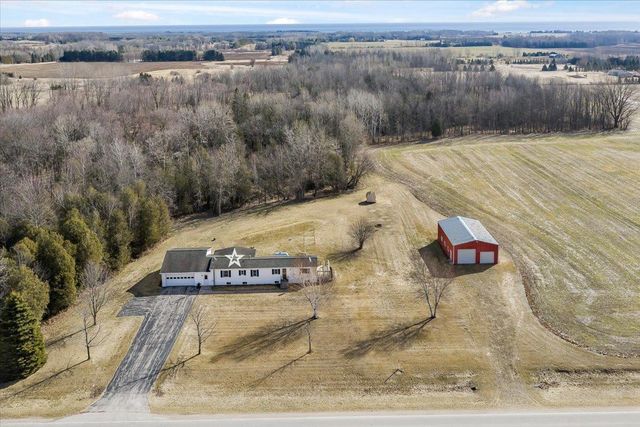 N6810 COUNTY ROAD D, Algoma, WI 54201