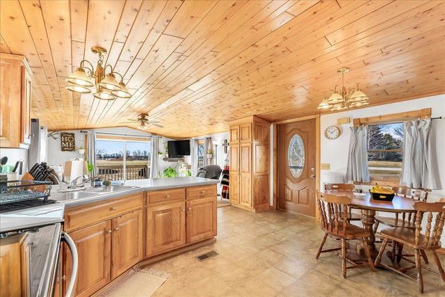 N6810 COUNTY ROAD D, Algoma, WI 54201