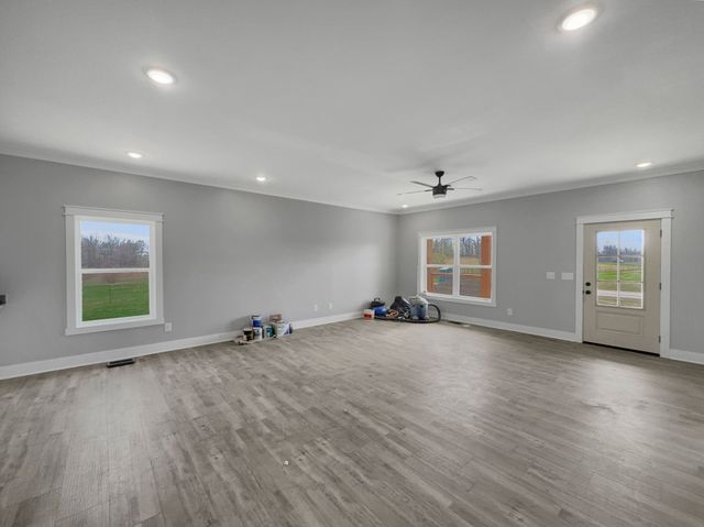 181 Rock House Hollow Rd, Bethpage, TN 37022