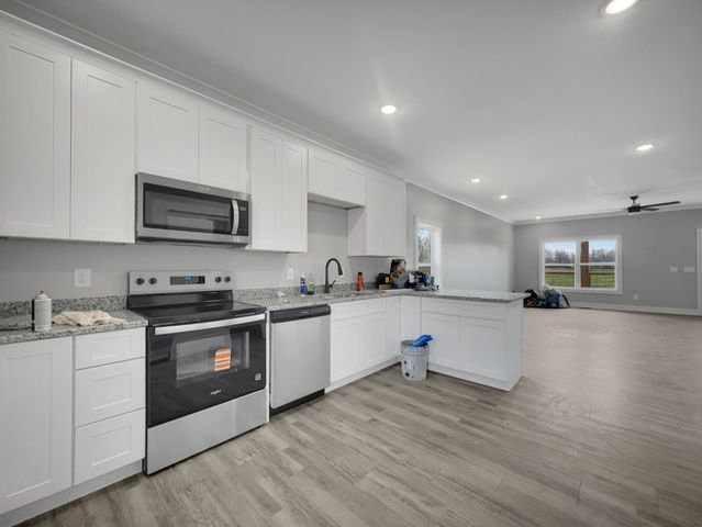 181 Rock House Hollow Rd, Bethpage, TN 37022