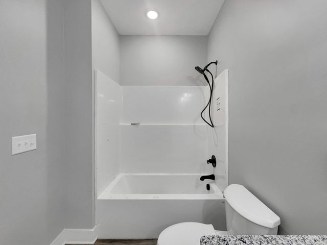 181 Rock House Hollow Rd, Bethpage, TN 37022