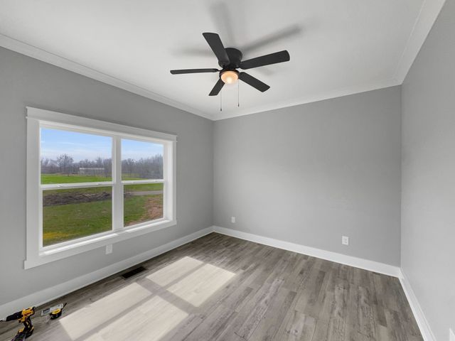 181 Rock House Hollow Rd, Bethpage, TN 37022