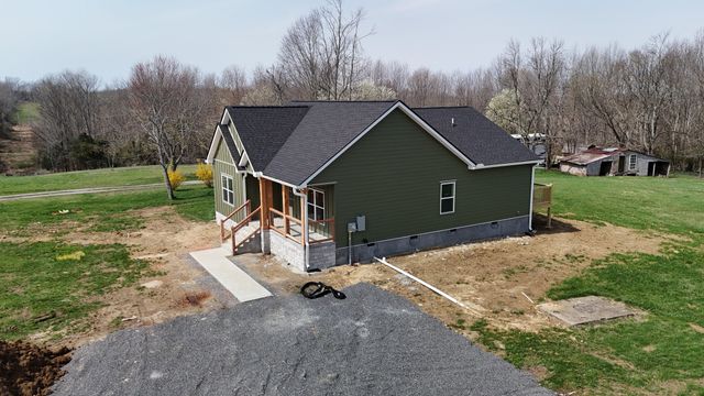 181 Rock House Hollow Rd, Bethpage, TN 37022