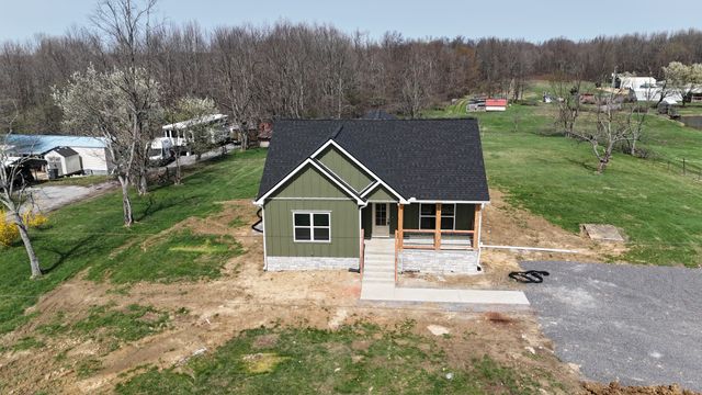 181 Rock House Hollow Rd, Bethpage, TN 37022