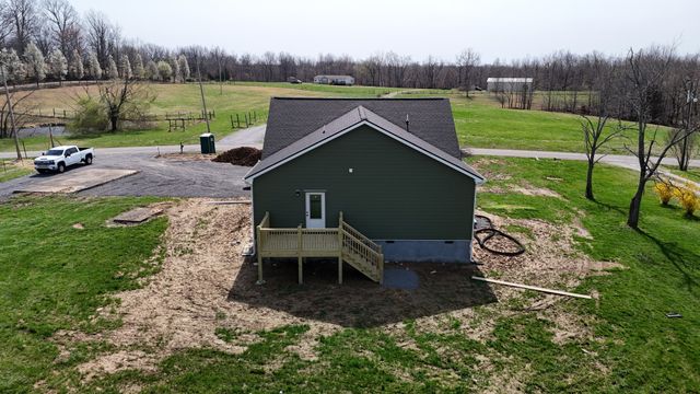 181 Rock House Hollow Rd, Bethpage, TN 37022