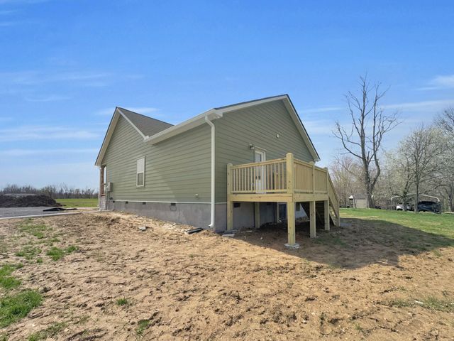 181 Rock House Hollow Rd, Bethpage, TN 37022