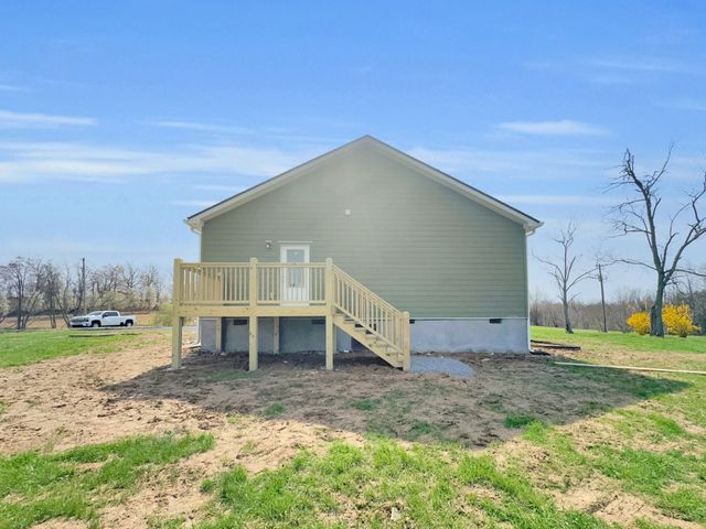 181 Rock House Hollow Rd, Bethpage, TN 37022