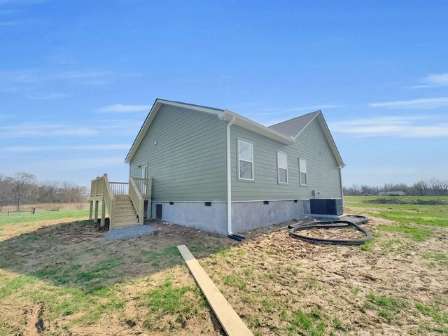 181 Rock House Hollow Rd, Bethpage, TN 37022