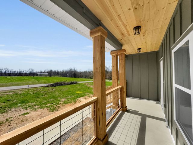 181 Rock House Hollow Rd, Bethpage, TN 37022