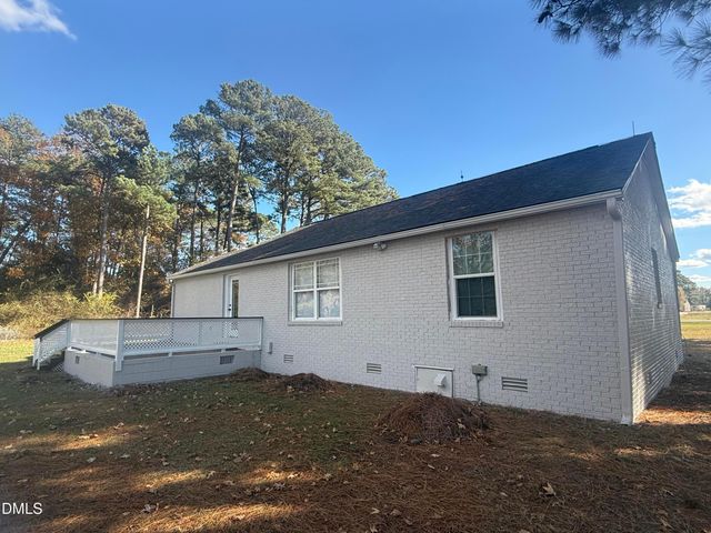 2122 Godwin Lake Road, Benson, NC 27504