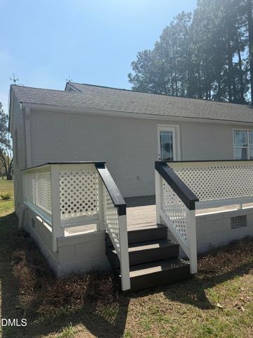 2122 Godwin Lake Road, Benson, NC 27504