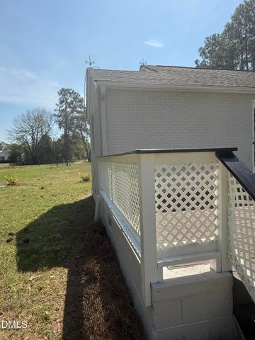 2122 Godwin Lake Road, Benson, NC 27504