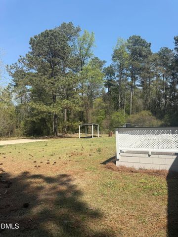 2122 Godwin Lake Road, Benson, NC 27504