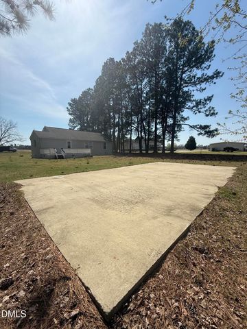 2122 Godwin Lake Road, Benson, NC 27504