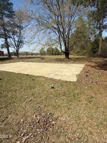 2122 Godwin Lake Road, Benson, NC 27504