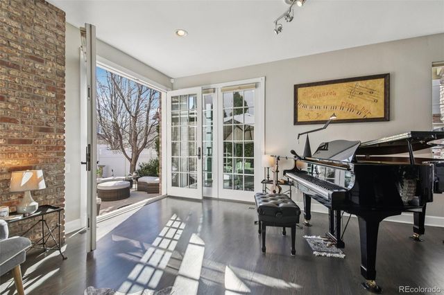 982 Roslyn Street, Denver, CO 80230