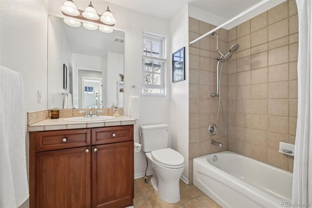 982 Roslyn Street, Denver, CO 80230