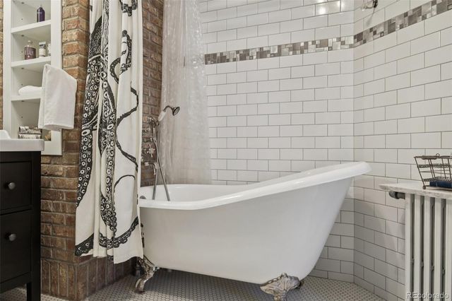 982 Roslyn Street, Denver, CO 80230