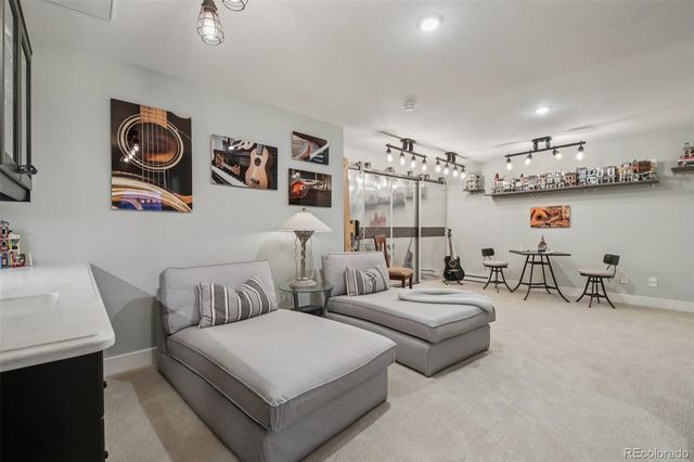 982 Roslyn Street, Denver, CO 80230