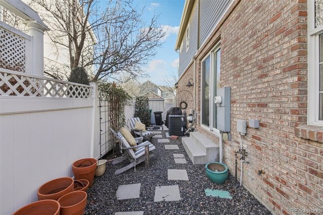 982 Roslyn Street, Denver, CO 80230