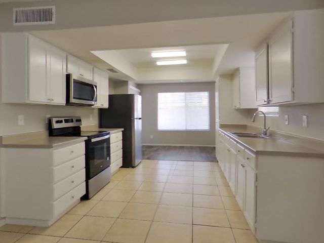 4055 W Desert Cove Avenue, Phoenix, AZ 85029