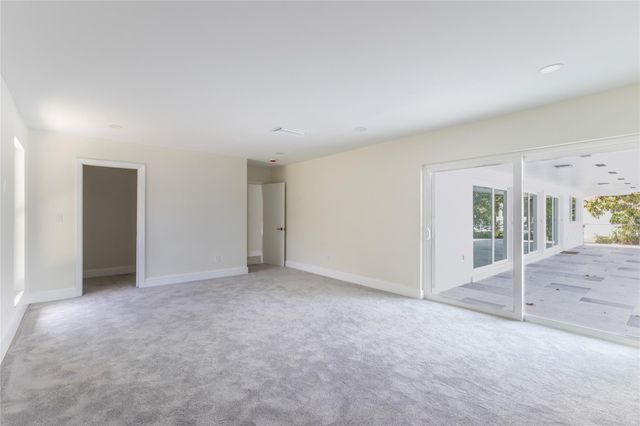 2255 NE 207th Street, Miami, FL 33180