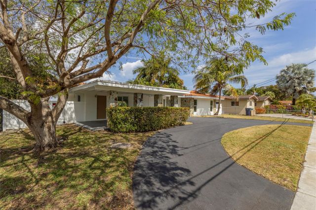 2255 NE 207th Street, Miami, FL 33180