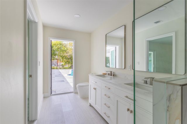 2255 NE 207th Street, Miami, FL 33180