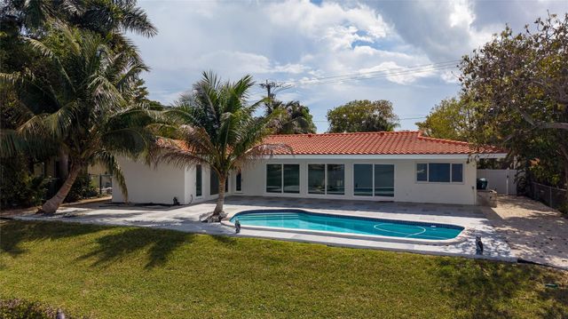 2255 NE 207th Street, Miami, FL 33180