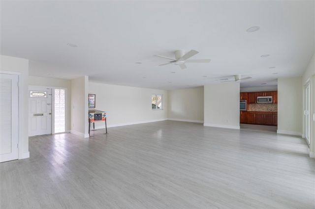 2255 NE 207th Street, Miami, FL 33180