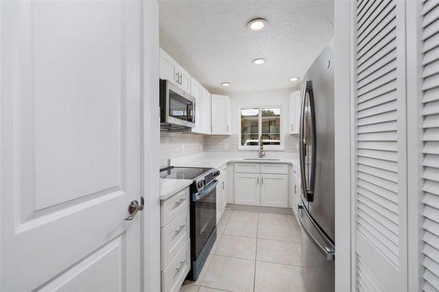 4550 OVERLOOK DRIVE NE 154, St Petersburg, FL 33703