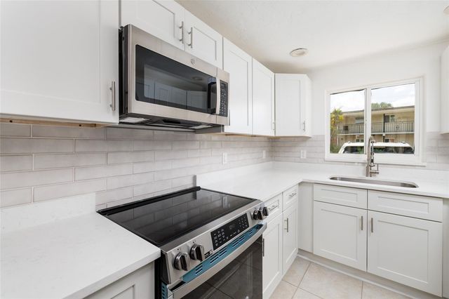 4550 OVERLOOK DRIVE NE 154, St Petersburg, FL 33703
