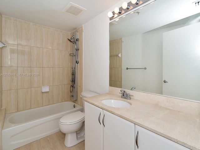 1750 N Bayshore Dr 1515, Miami, FL 33132