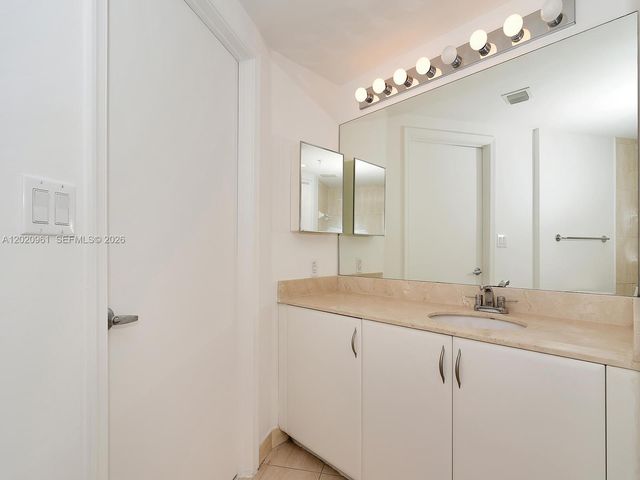 1750 N Bayshore Dr 1515, Miami, FL 33132