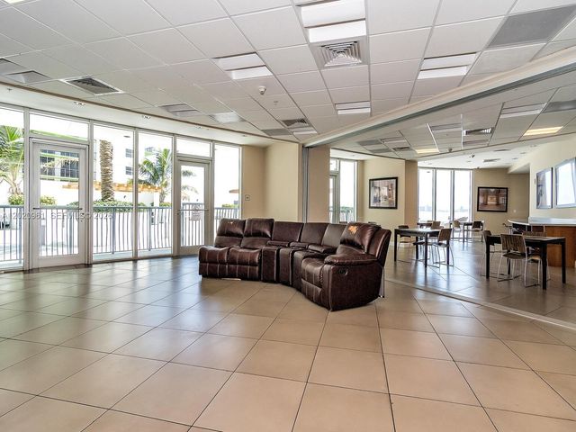 1750 N Bayshore Dr 1515, Miami, FL 33132