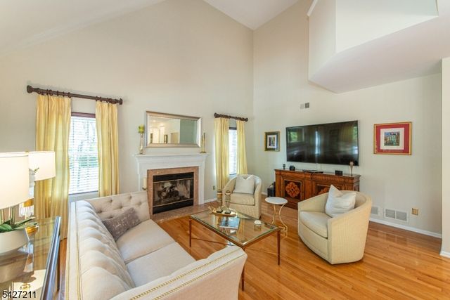 39 WINCHESTER TER, Randolph Twp., NJ 07869